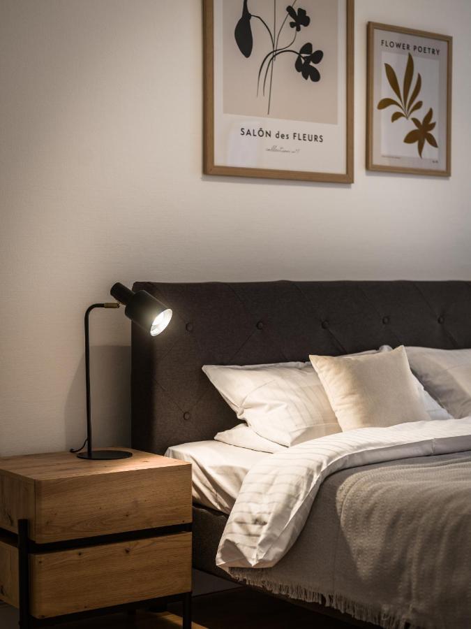 Hochwertige Altbauwohnung Im Modernen Stil In Wiesbaden - Kueche - Terrasse - Wlan - Zentral ภายนอก รูปภาพ